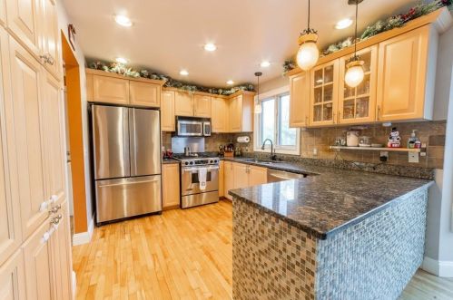 467 Robin Hollow Rd, West Greenwich RI  02817-2118 exterior