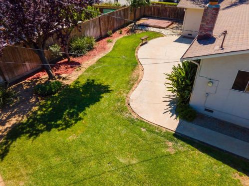 420 Sherwood Dr, Gilroy CA  95020-4221 exterior