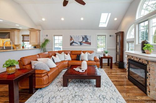 898 North St, White Plains NY  10605-4436 exterior