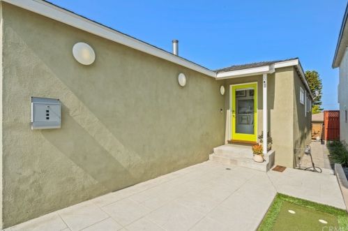 1730 Carver St, Redondo Beach, CA 90278-2820