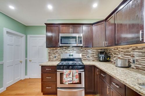 72 Union St, Everett, MA 02149-4806