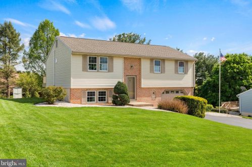 118 Maple Farms Rd, Ephrata, PA 17522-9582