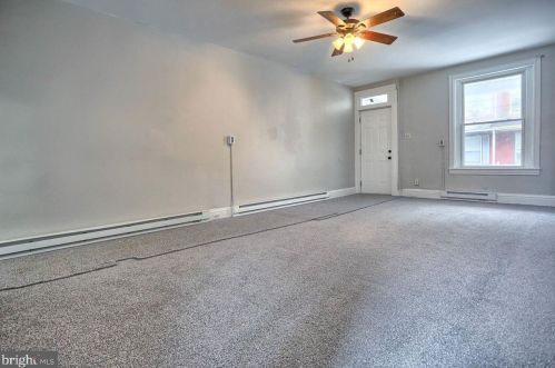 627 Oxford St, Harrisburg PA  17110-2521 exterior