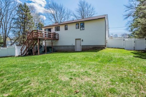 107 Allenton Rd, North Kingstown RI  02852-5914 exterior