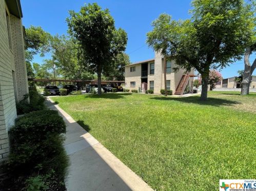 516 King St, Seguin TX  78155-4816 exterior