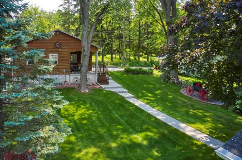 5375 Quaas Dr, West Bend WI  53095-8719 exterior