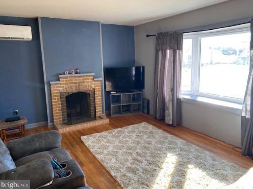 615 Washington St, Slaughter Beach, DE 19963-2516