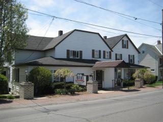 410 Bedford St, Windber, PA 15963-1227