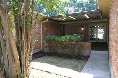 4331 Cinnabar Dr, Dallas TX  75227-1709 exterior