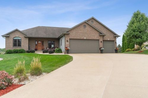622 Woodhaven Ct, Cambridge, WI 53523-8604