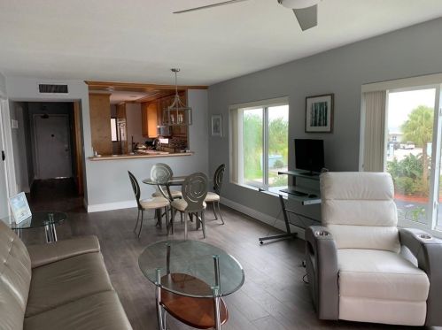 823 Bahia Del Sol Dr, Ruskin, FL 33570-3013