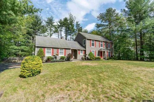 19 Willow Rd, Glens Falls, NY 12804-1240