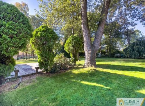 19 Huntington Rd, East Brunswick, NJ 08816-4147