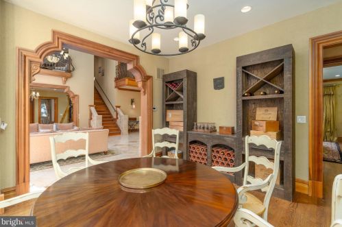 608 Kentland Dr, Great Falls VA  22066-1030 exterior