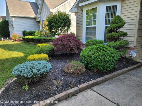 8 Enclave Blvd, Lakewood, NJ 08701-5799