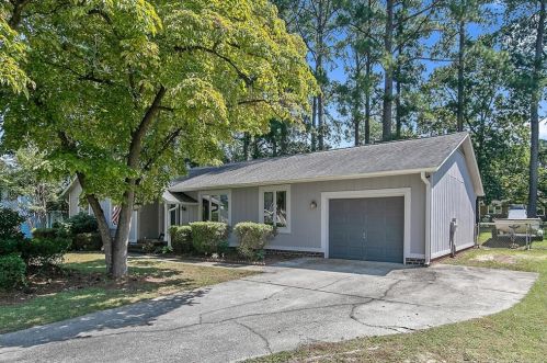 5819 Hibernia Dr, Fayetteville, NC 28314-1301