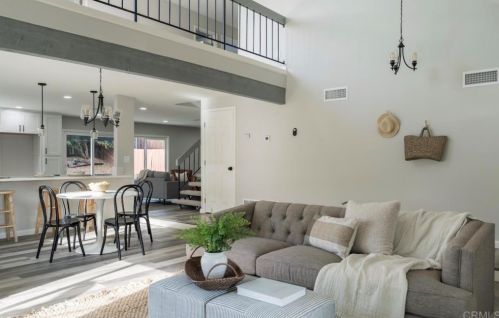 8576 Andromeda Rd, San Diego CA  92126-1802 exterior