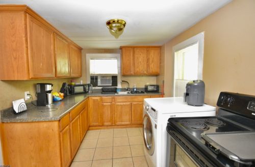 4 Clove Ave, Wantage NJ  07461-1902 exterior