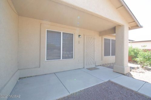 9994 Depot Dr, Tucson, AZ 85747-5158