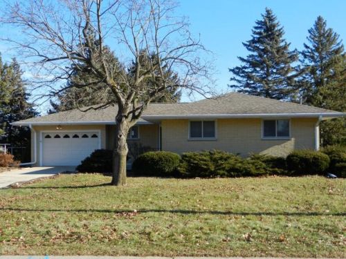 105 Oak Hill Ct, Watertown, WI 53094-5419