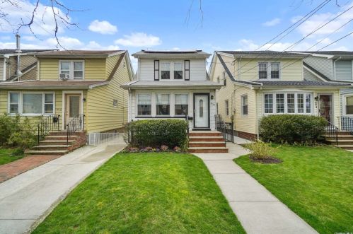90-64 208th St, Jamaica, NY 11428-1007