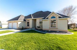 4810 Mojave Dr, Pasco, WA 99301-8100