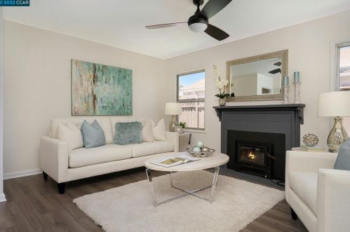 17349 Via Alamitos, San Lorenzo CA  94580-3503 exterior