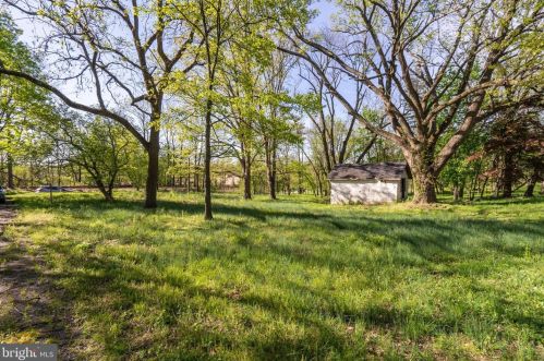 1704 Dreshertown Rd, Dresher PA  19025-1303 exterior