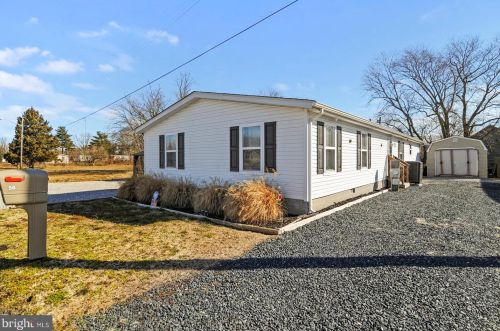 56 Railroad Ave, Farmington, DE 19950-2182