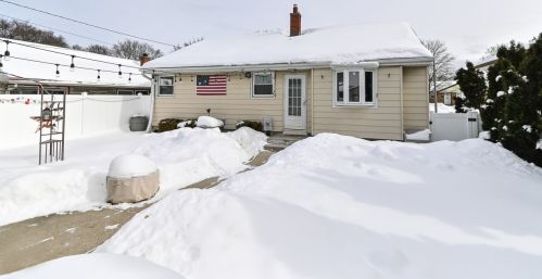 2609 63, Milwaukee WI 53219-2640 exterior