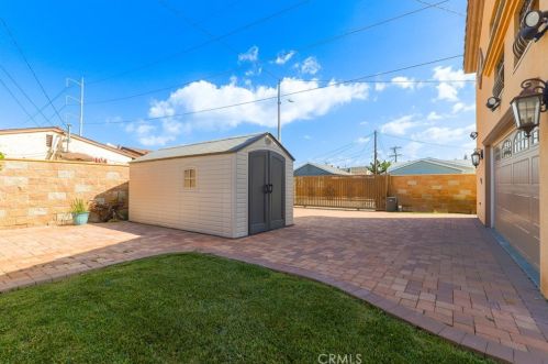 5101 133rd St, Hawthorne CA  90250-5054 exterior