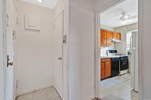 155-05 79th St, Jamaica, NY 11414-1101