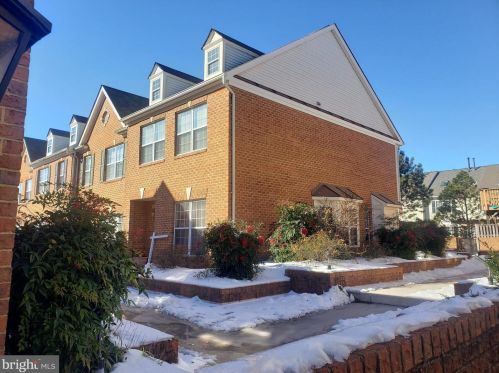 6024 Madison Overlook Ct, Falls Church, VA 22041-3650