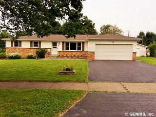 10 Regina Dr, Rochester, NY 14606-3508