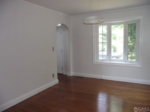 26 Logan Ln, Piscataway NJ  08854-5804 exterior