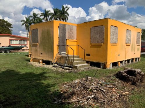 141 Greenstar Ave, Pahokee FL  33476-1421 exterior