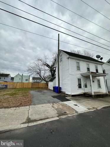 26 Front St, Frederica, DE 19946-4603