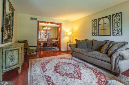 293 Stormfield Dr, Harleysville PA  19438-2330 exterior