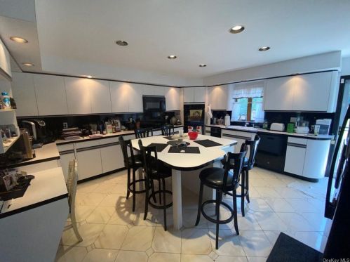 127 South St, Marlborough NY  12542-5630 exterior