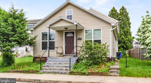 135 Main St, Mount Wolf, PA 17347-6727