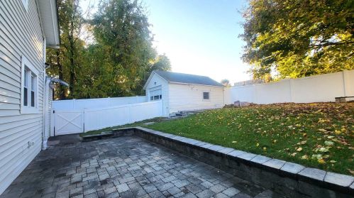 22 Ml Ave, Middletown NY  10940-5220 exterior
