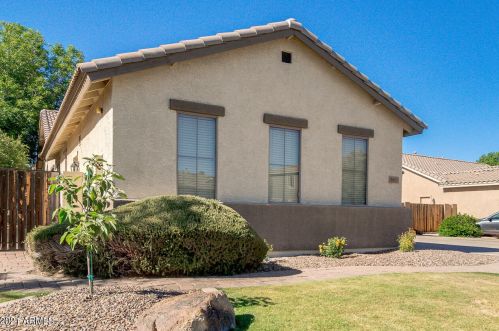 3852 Packard Dr, Gilbert, AZ 85298-4825