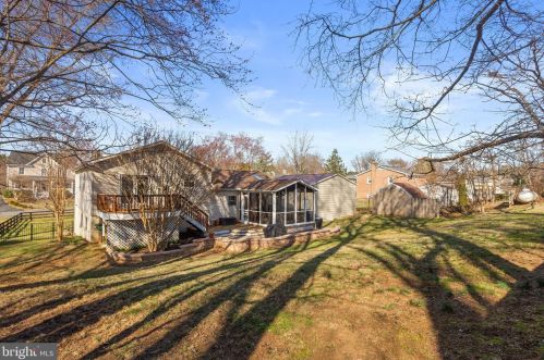 300 E St, Purcellville VA  20132-3317 exterior