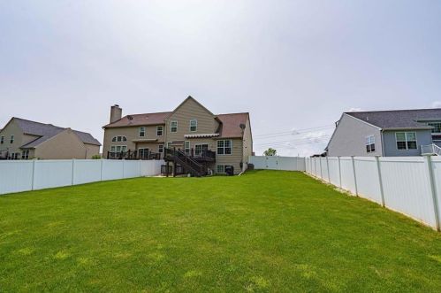 1105 Monarch Ln, Breinigsville PA  18031-9321 exterior