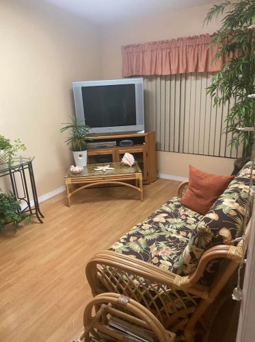 1714 Linwood Ave, Fort Pierce FL  34982-6194 exterior