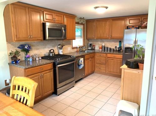 22 Eastwick Rd, New Britain, CT 06053-1903