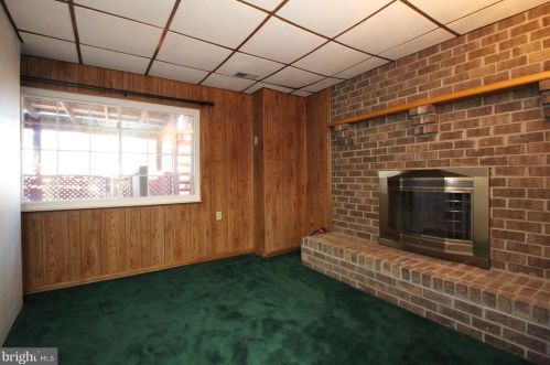 7319 Glendower Ct, Springfield VA  22153-1115 exterior