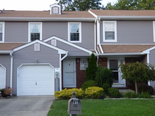 41 Redwood Dr, Tinton Falls, NJ 07712-8711
