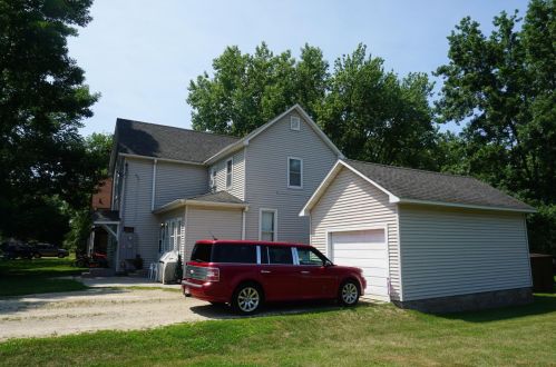 430 Nelson St, Ellsworth, WI 54011-9152