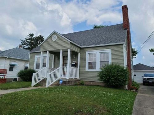 815 Eppley Ave, Zanesville, OH 43701-5672